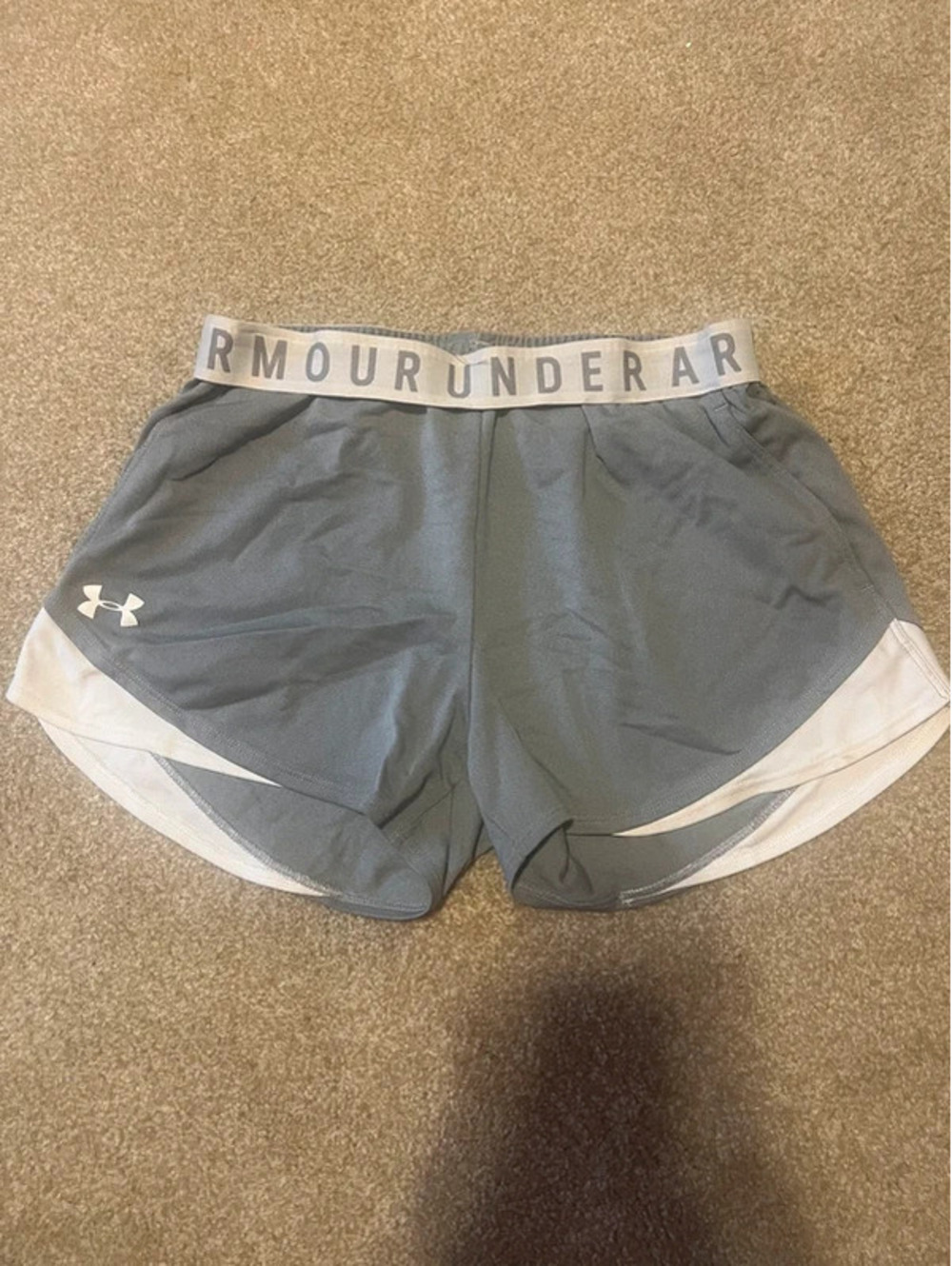 Under armour shorts size small